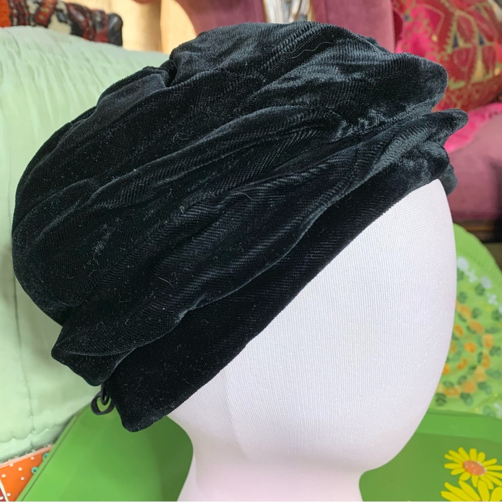 60s Velvet Pleated Hat
